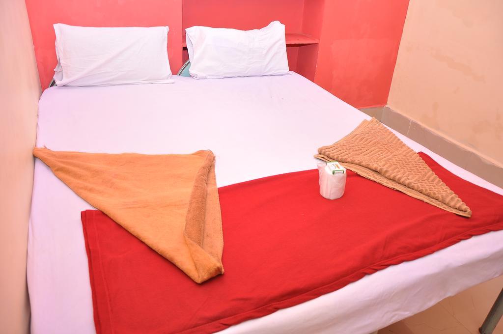 Manju Guest House Hampi Exteriör bild