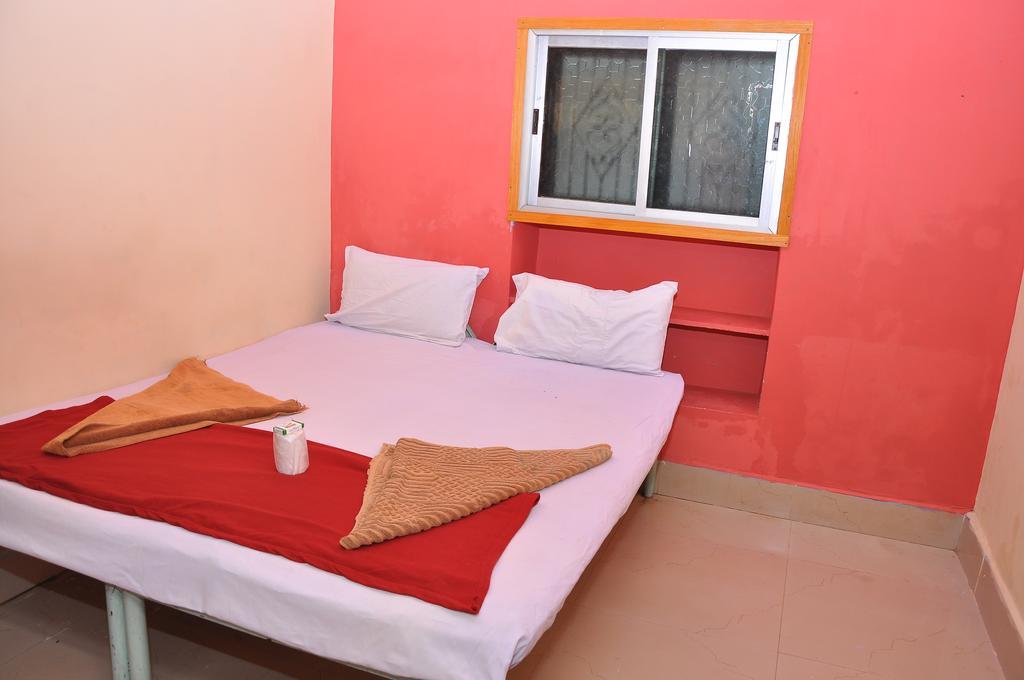 Manju Guest House Hampi Exteriör bild
