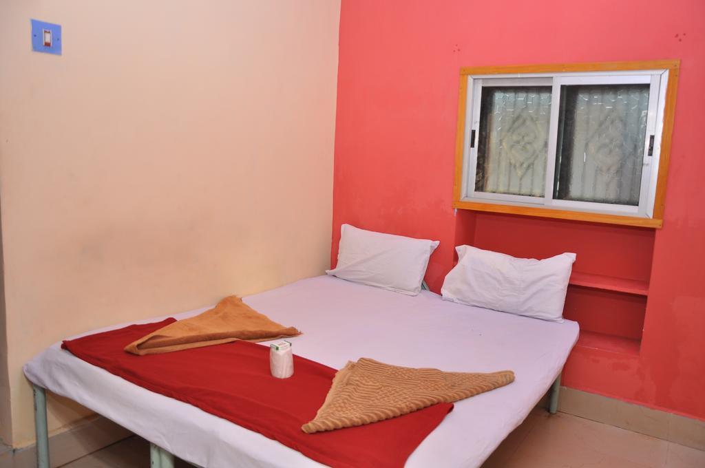 Manju Guest House Hampi Exteriör bild